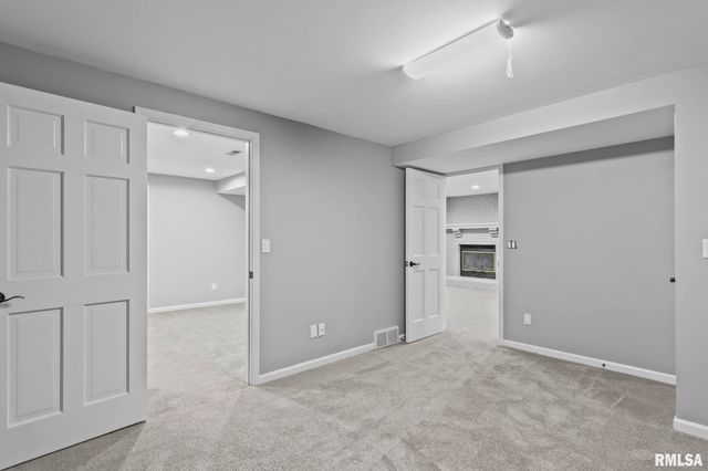 804 FAIRFAX Court, Springfield, IL 62702