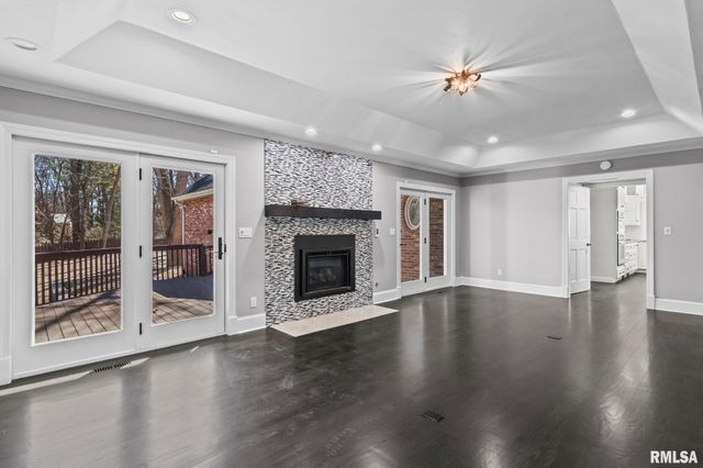 804 FAIRFAX Court, Springfield, IL 62702