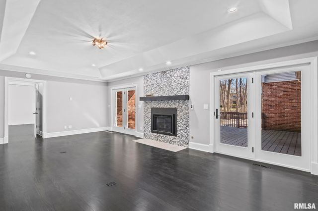 804 FAIRFAX Court, Springfield, IL 62702