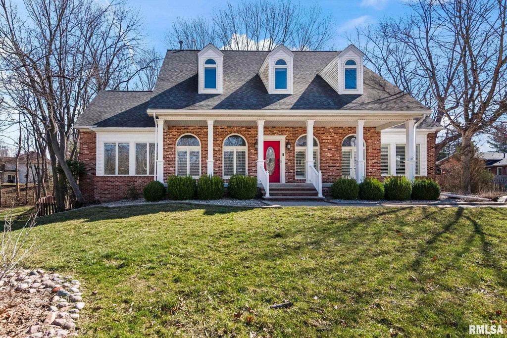 804 FAIRFAX Court, Springfield, IL 62702