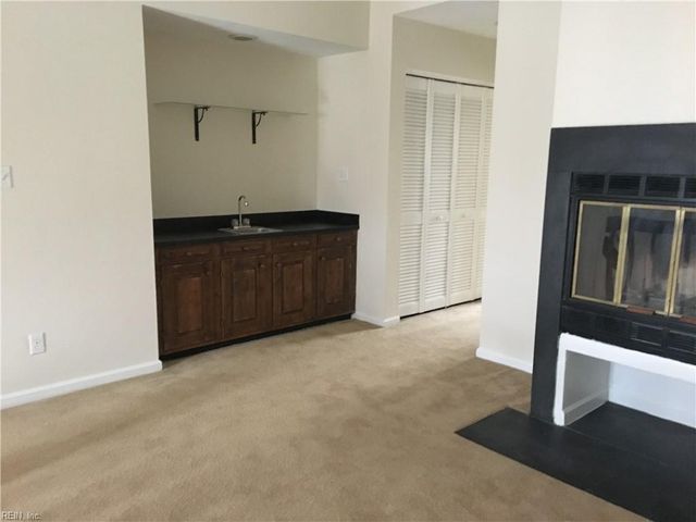 1210 Stockley Gdns Apt 605, Norfolk, VA 23517