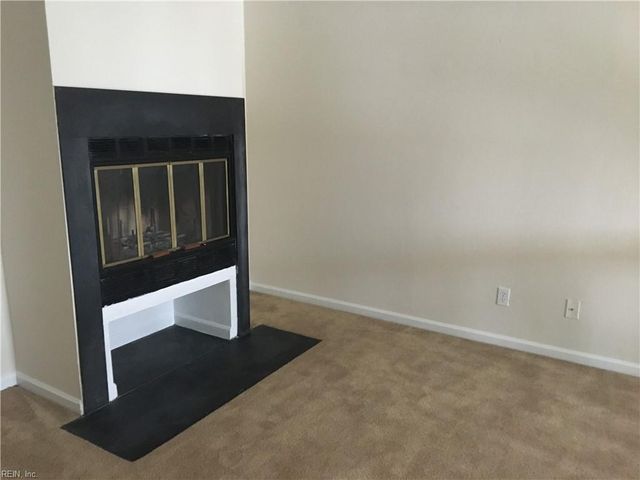 1210 Stockley Gdns Apt 605, Norfolk, VA 23517