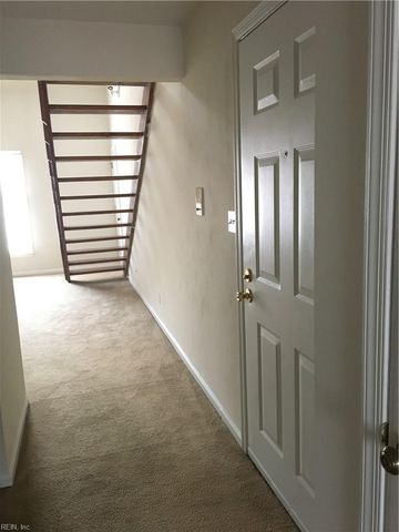 1210 Stockley Gdns Apt 605, Norfolk, VA 23517
