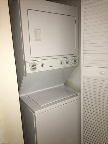 1210 Stockley Gdns Apt 605, Norfolk, VA 23517