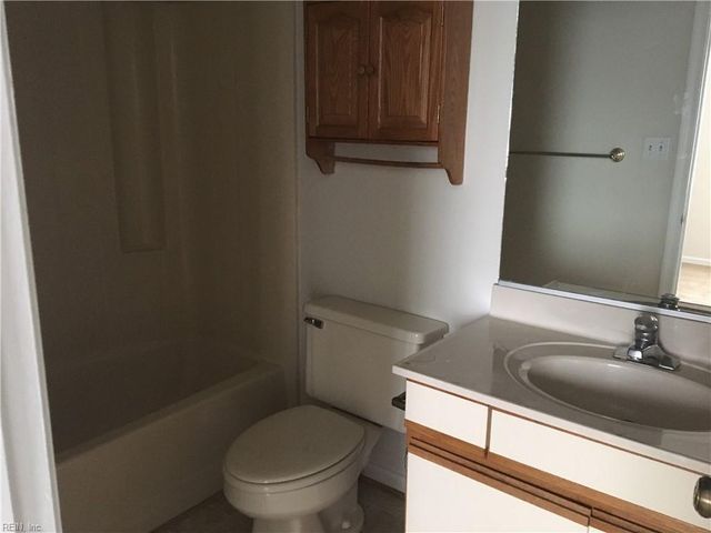 1210 Stockley Gdns Apt 605, Norfolk, VA 23517