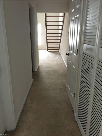 1210 Stockley Gdns Apt 605, Norfolk, VA 23517