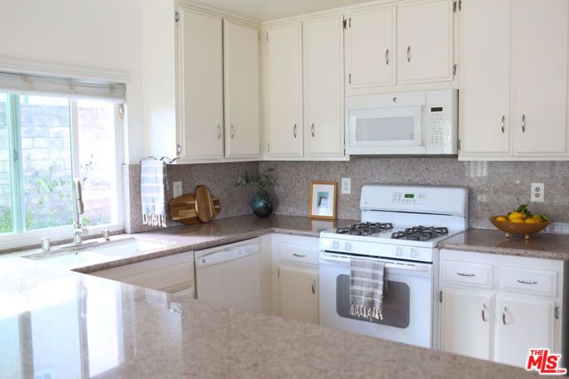 420 Blackhawk Drive, Newbury Park (thousand Oaks), CA 91320