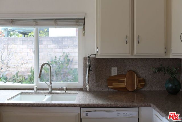 420 Blackhawk Drive, Newbury Park (thousand Oaks), CA 91320