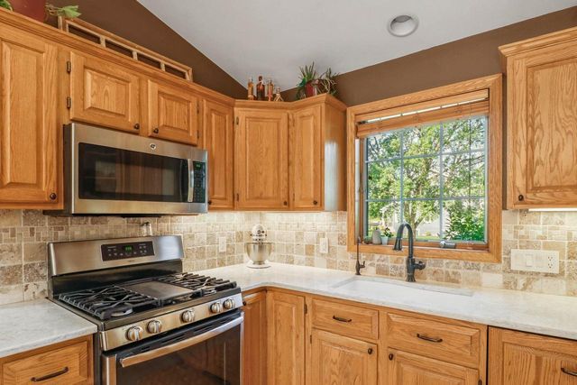 933 Chalfont Drive, Sun Prairie, WI 53590