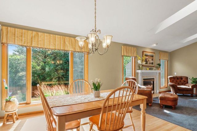 933 Chalfont Drive, Sun Prairie, WI 53590