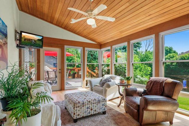 933 Chalfont Drive, Sun Prairie, WI 53590