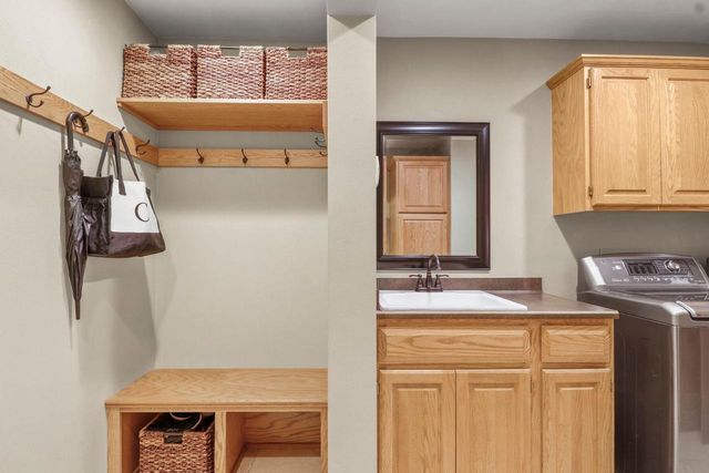 933 Chalfont Drive, Sun Prairie, WI 53590