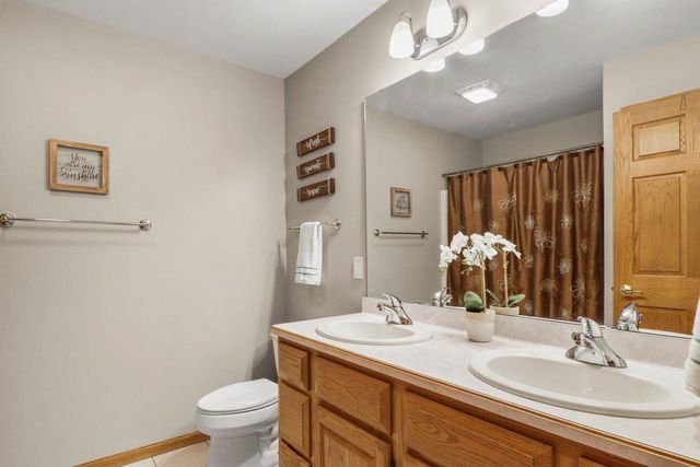 933 Chalfont Drive, Sun Prairie, WI 53590