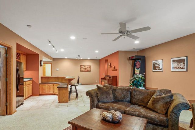 933 Chalfont Drive, Sun Prairie, WI 53590