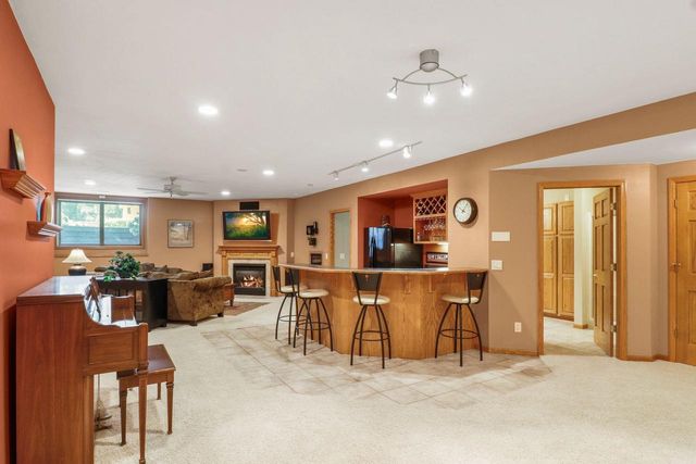 933 Chalfont Drive, Sun Prairie, WI 53590