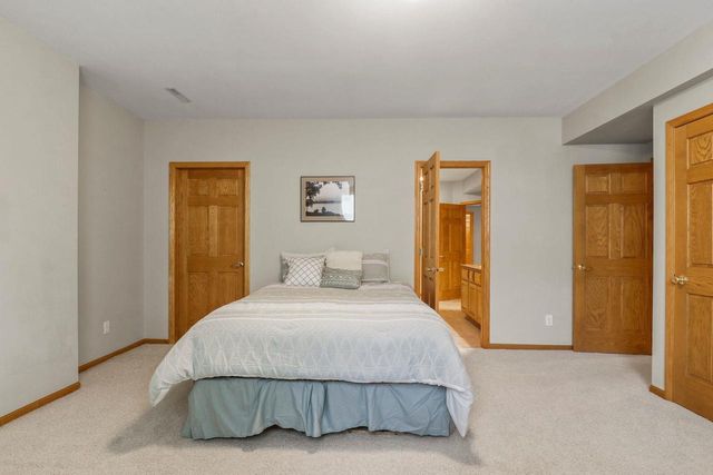 933 Chalfont Drive, Sun Prairie, WI 53590