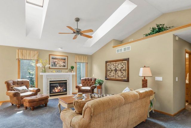 933 Chalfont Drive, Sun Prairie, WI 53590