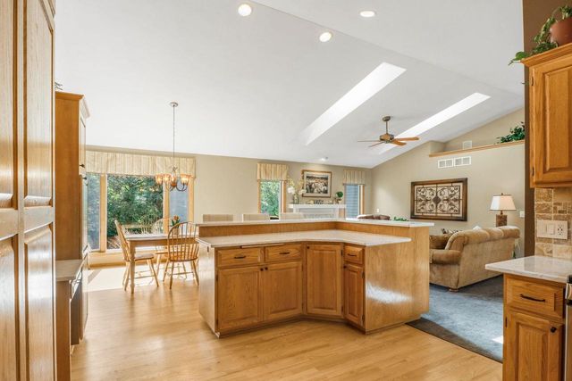 933 Chalfont Drive, Sun Prairie, WI 53590