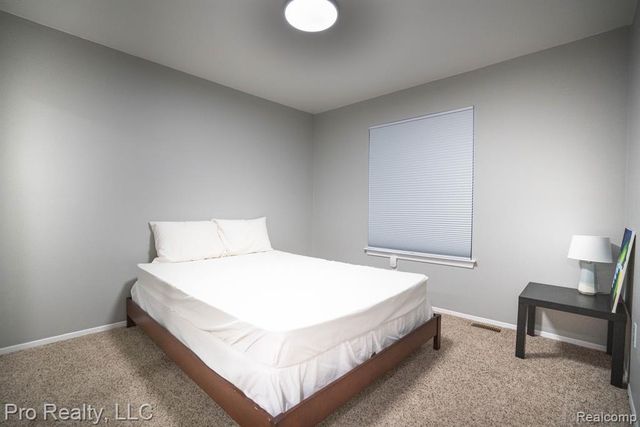 1071 Longfellow Drive, Canton, MI 48187