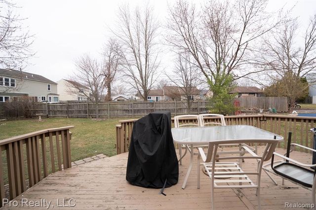 1071 Longfellow Drive, Canton, MI 48187