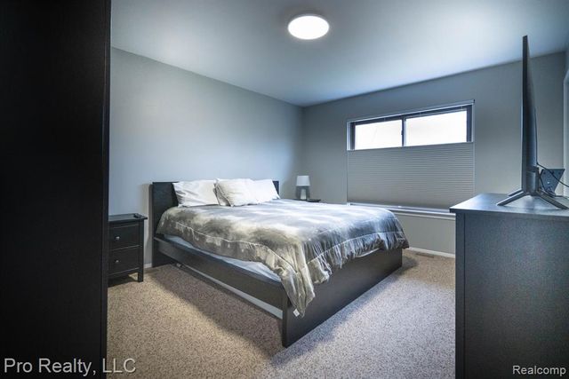 1071 Longfellow Drive, Canton, MI 48187