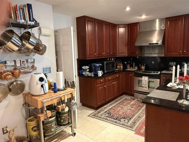 7010 SW 148th Ter, Palmetto Bay, FL 33158