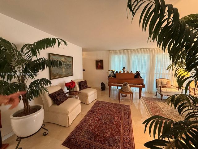 7010 SW 148th Ter, Palmetto Bay, FL 33158