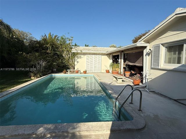 7010 SW 148th Ter, Palmetto Bay, FL 33158