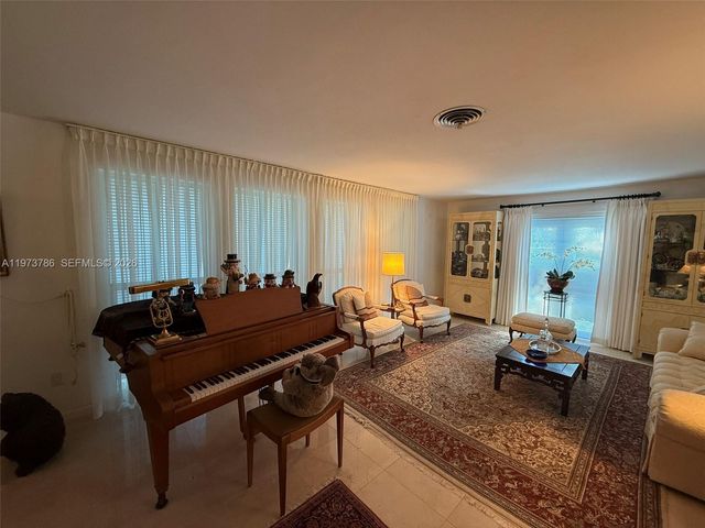 7010 SW 148th Ter, Palmetto Bay, FL 33158