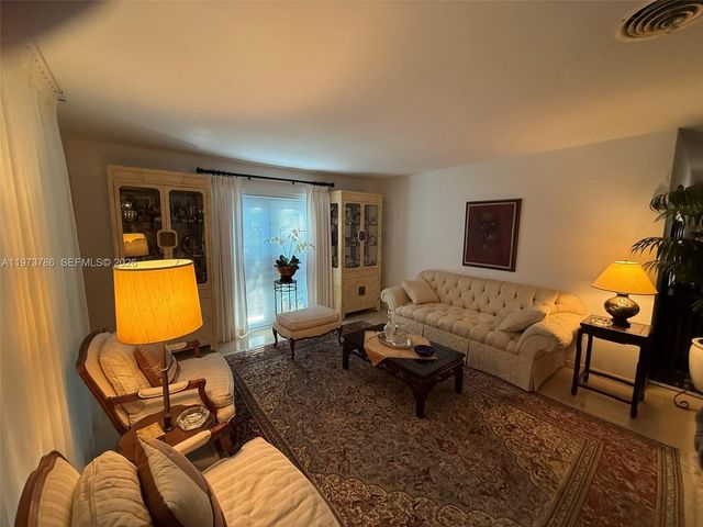 7010 SW 148th Ter, Palmetto Bay, FL 33158