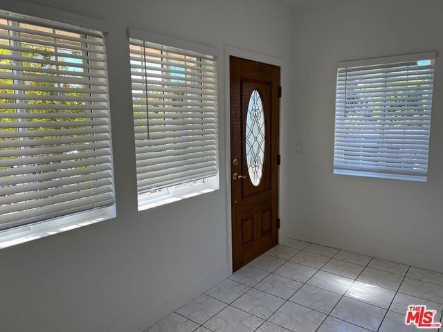 4621 Melbourne Avenue, Los Angeles, CA 90027