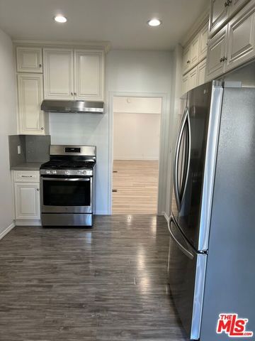 4621 Melbourne Avenue, Los Angeles, CA 90027