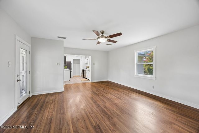 2436 ORMSBY Circle E, Jacksonville, FL 32210