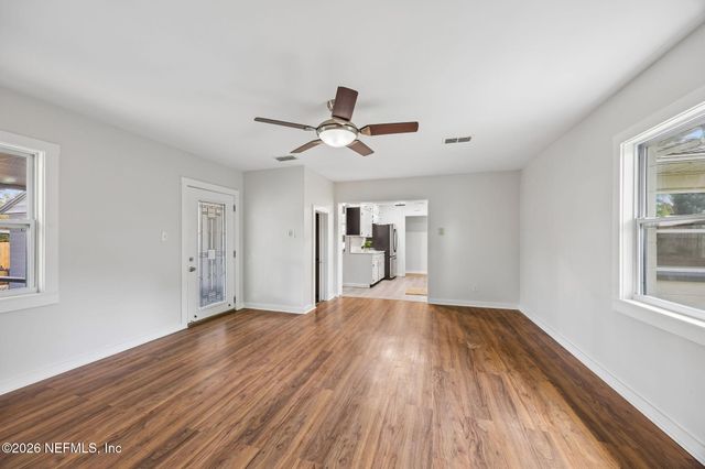 2436 ORMSBY Circle E, Jacksonville, FL 32210