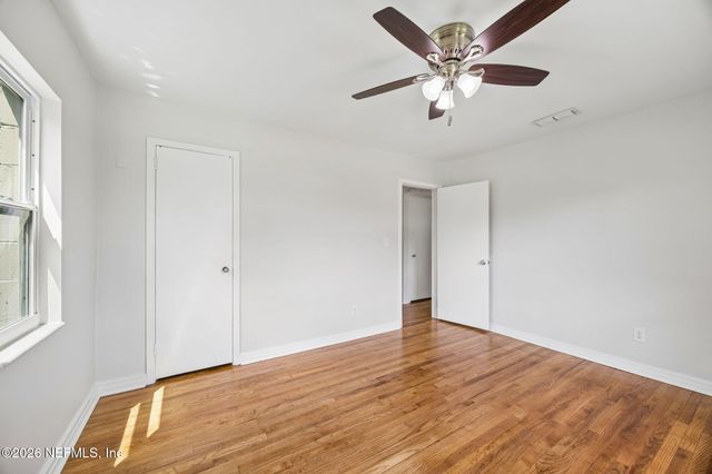 2436 ORMSBY Circle E, Jacksonville, FL 32210