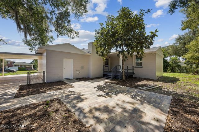 2436 ORMSBY Circle E, Jacksonville, FL 32210