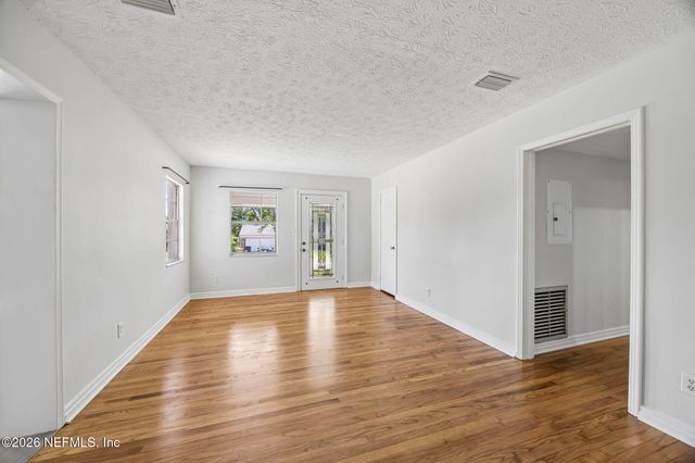 2436 ORMSBY Circle E, Jacksonville, FL 32210