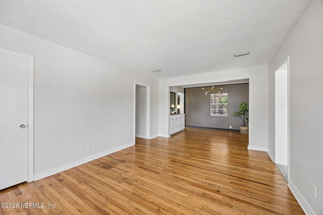 2436 ORMSBY Circle E, Jacksonville, FL 32210