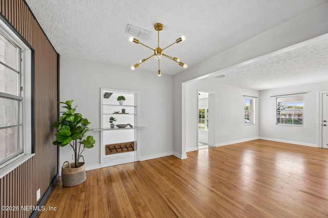 2436 ORMSBY Circle E, Jacksonville, FL 32210