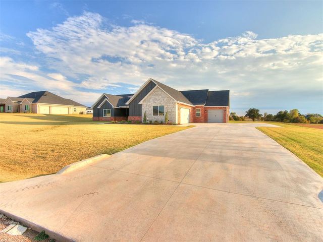 4501 Raymond Lane, Guthrie, OK 73044