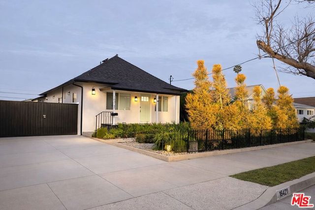 16421 Halldale Avenue, Gardena, CA 90247