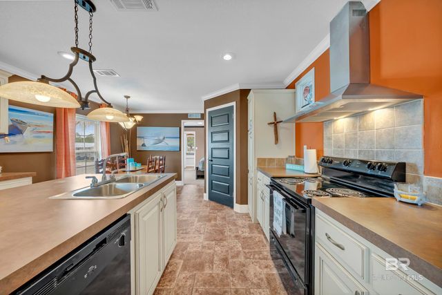 16707 Ft Morgan Road 8, Gulf Shores, AL 36542