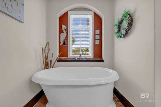 16707 Ft Morgan Road 8, Gulf Shores, AL 36542