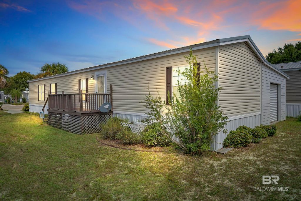 16707 Ft Morgan Road 8, Gulf Shores, AL 36542