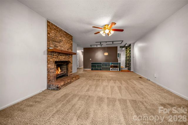 451 Britton Creek Drive, Hendersonville, NC 28791