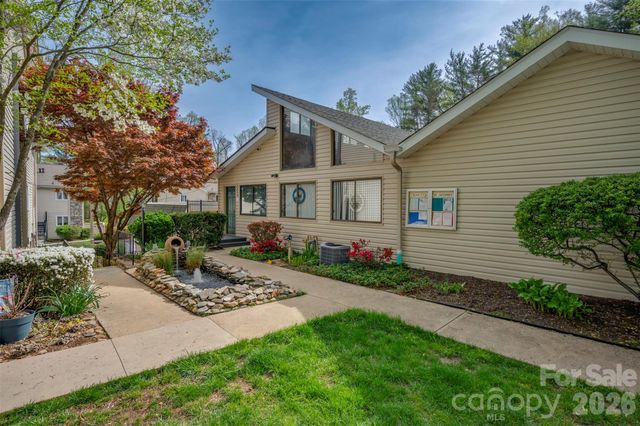 451 Britton Creek Drive, Hendersonville, NC 28791