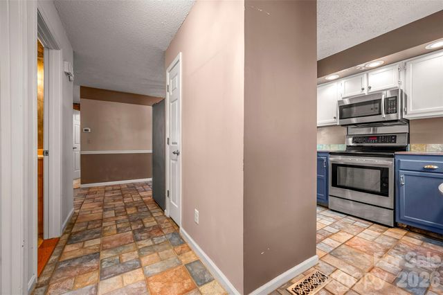 451 Britton Creek Drive, Hendersonville, NC 28791