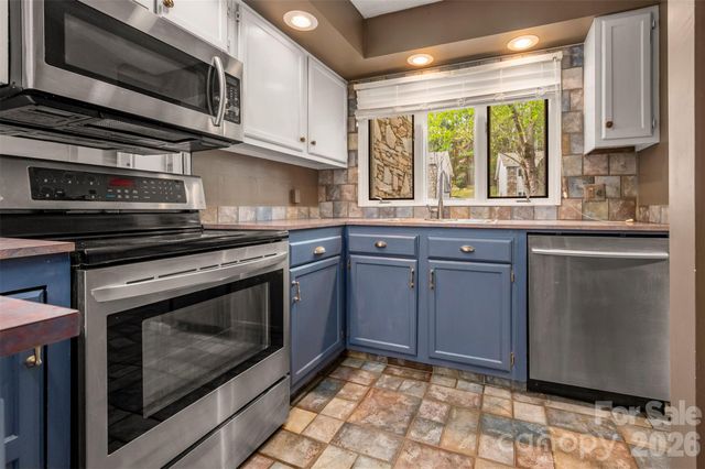 451 Britton Creek Drive, Hendersonville, NC 28791