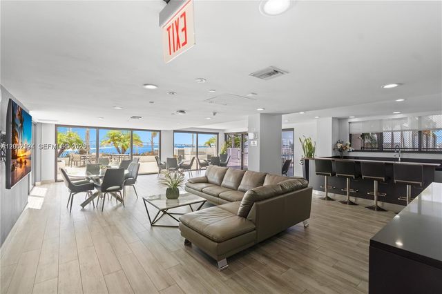 200 SE 15th Rd 3F, Miami, FL 33129