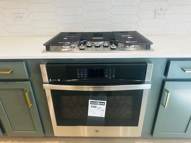 153 Jans WAY, Hutto, TX 78626